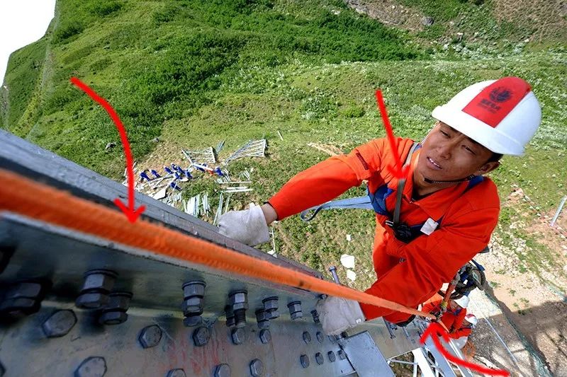 在差速自鎖器的保護下登塔.jpg