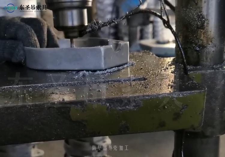 通過高空作業(yè)人體防墜器表面情況對其做一個基本的質量判斷